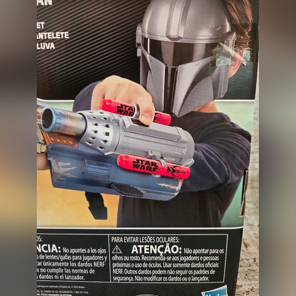 New Star Wars Madalorian Mask And Gauntlet Set Hasbro Disney Nerf - Picture 8 of 10